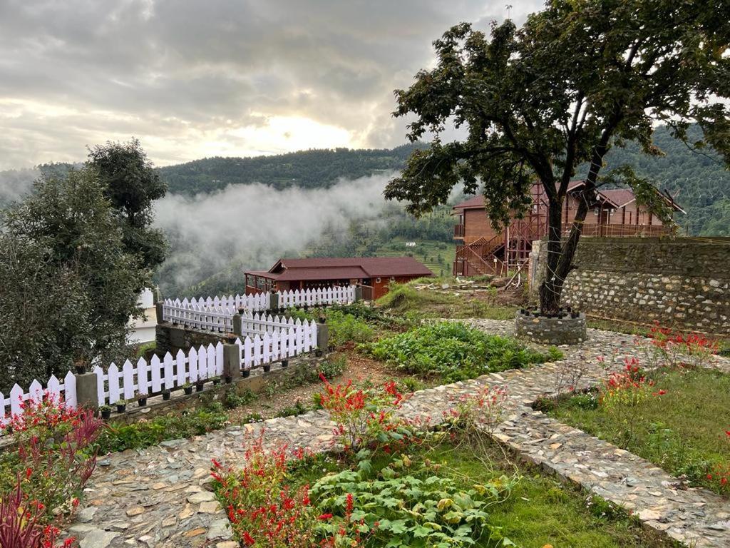 Vanprastha Resorts Dwarahat Esterno foto