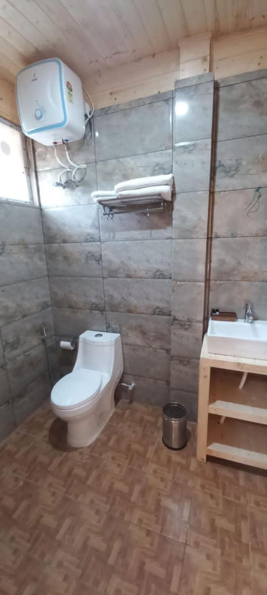 Vanprastha Resorts Dwarahat Esterno foto